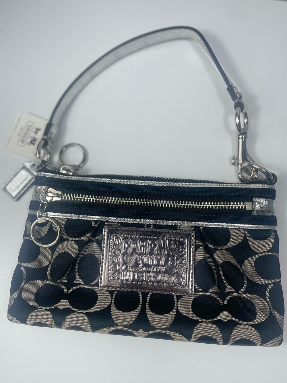 Coach Poppy Signature Large Wristlet NWT - Picture 7 of 14